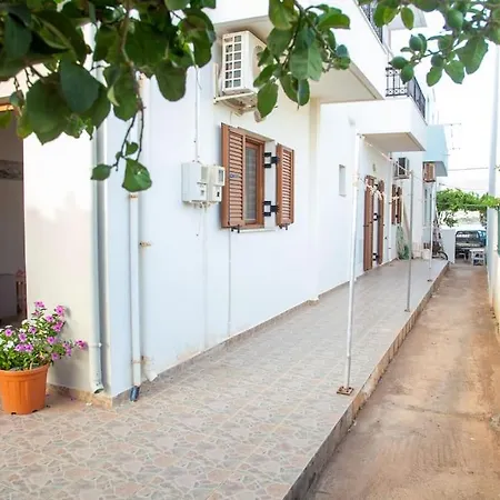 εξοχη και θαλασσα * Makry Gialos (Crete)