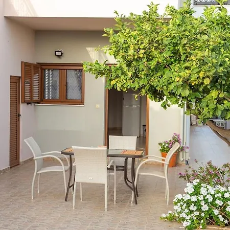 εξοχη και θαλασσα Makry Gialos (Crete)